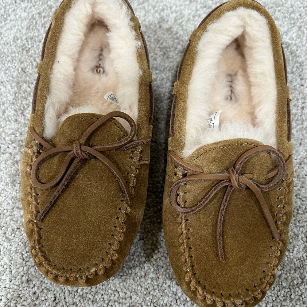 Brand new kids slipper Uggs
